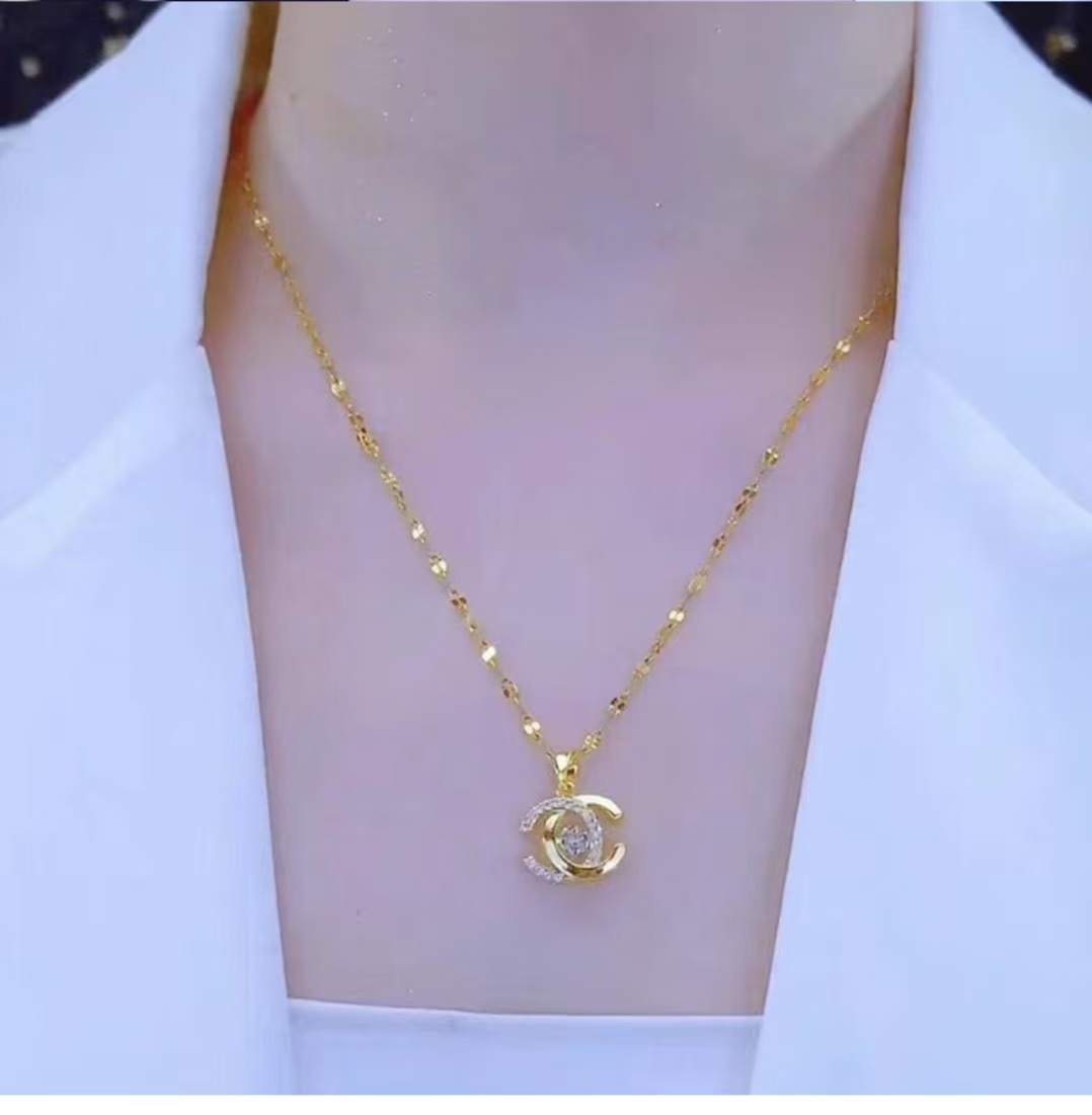 New authentic internet celebrity double C pendant, fashionable light luxury and versatile all-match sand gold gift