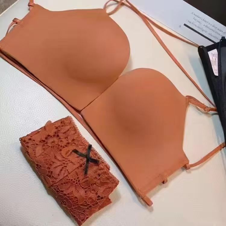 ? Transparent straps + magnetic buckles, revealing class and taking off clothes arrogantly